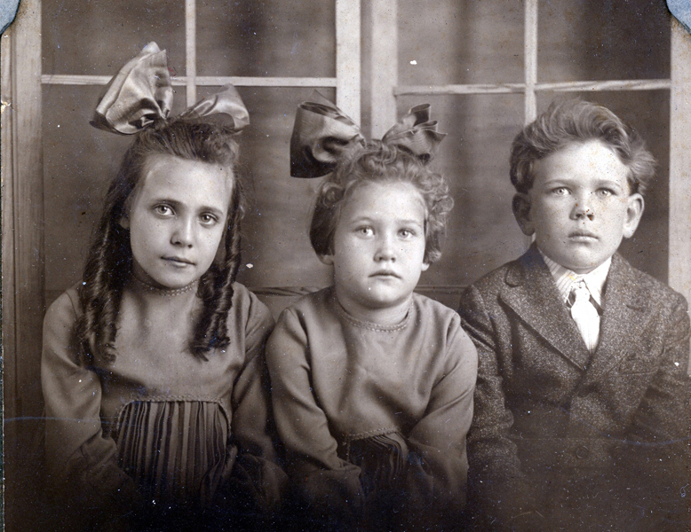 Lloyd Lewis Family